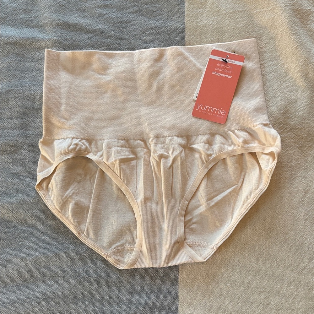 NEW Yummie Cream Shapewear Briefs
